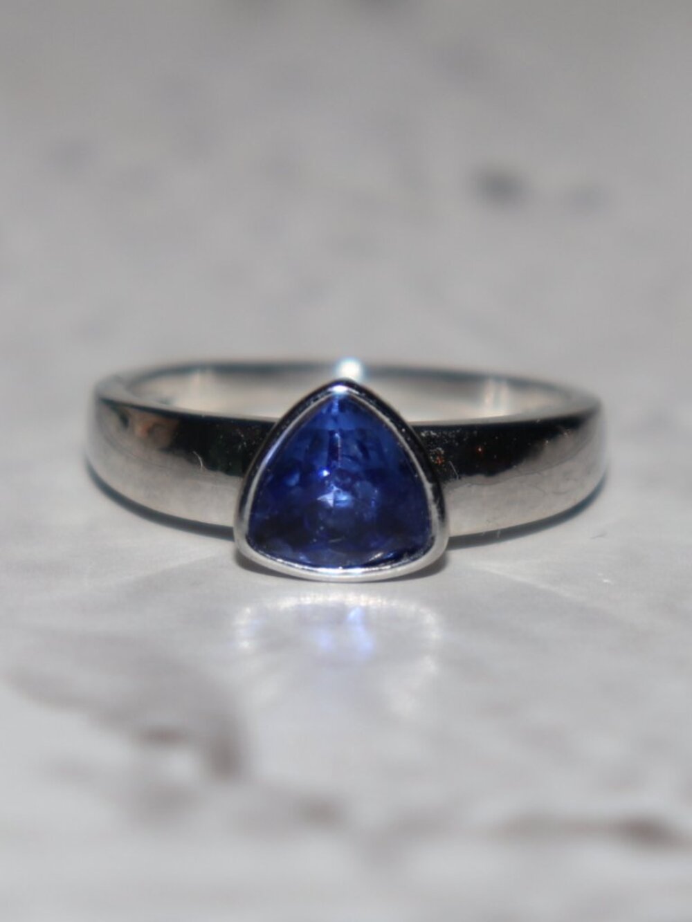 💙✨ Silver Tri‑Cut Blue Gemstone Ring · Size 9.5 Triangle blue stone · Modern